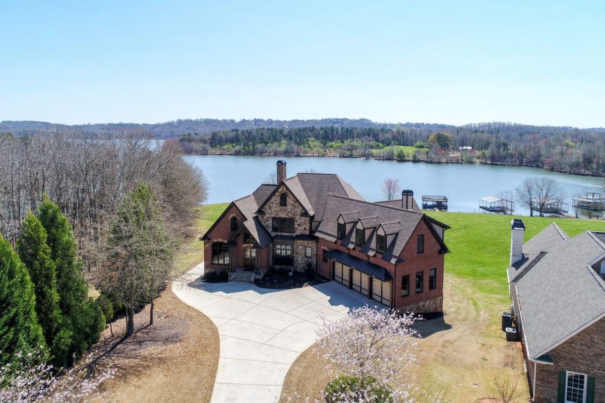 Lake Lanier Georgia — Waterfront Homes, Britney Javens Realtor